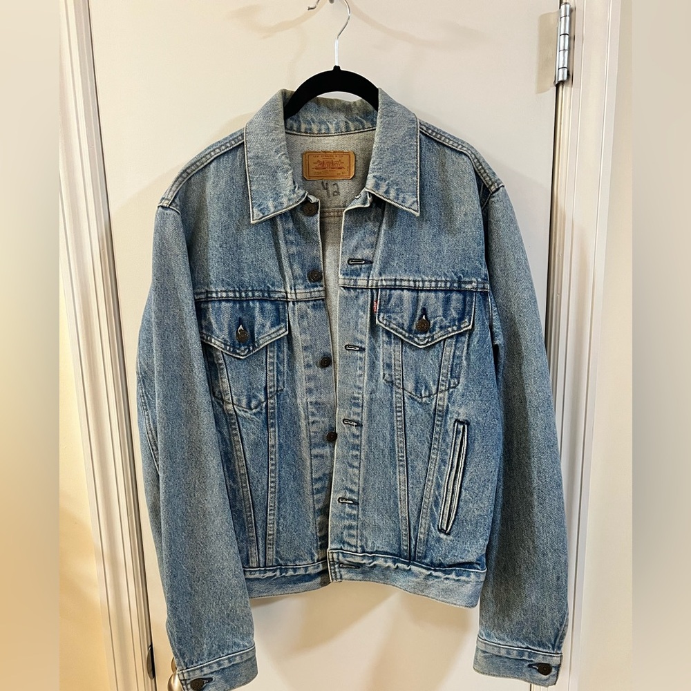 VINTAGE Levi’s Blue Denim Jacket Made in USA, 42